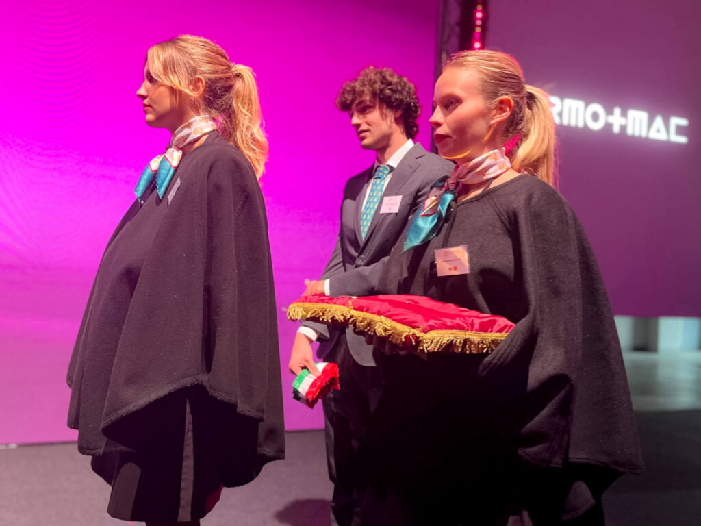 agenzia internazionale 3